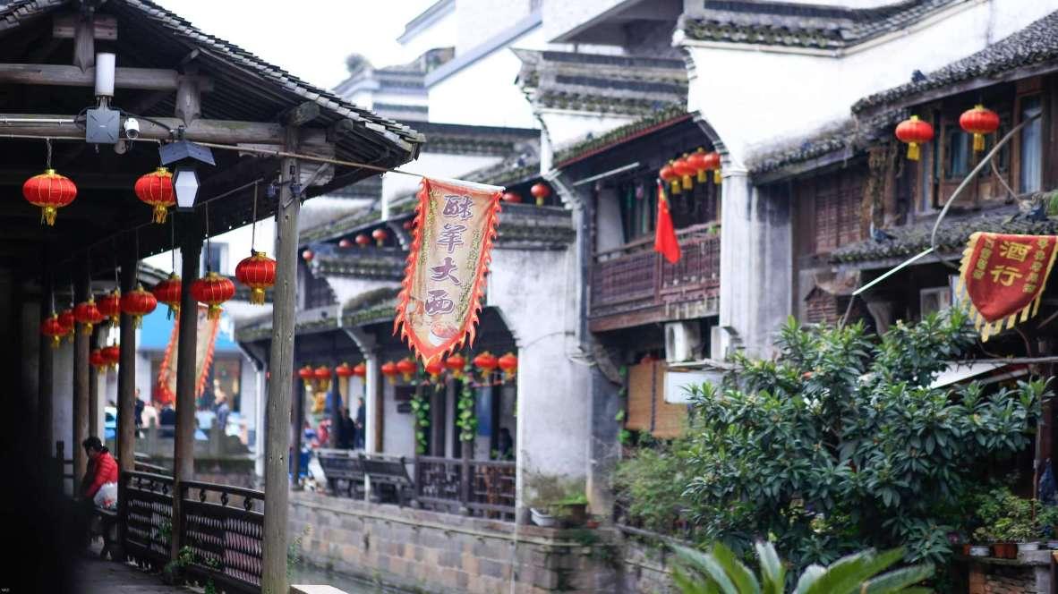 逃离绿色山谷